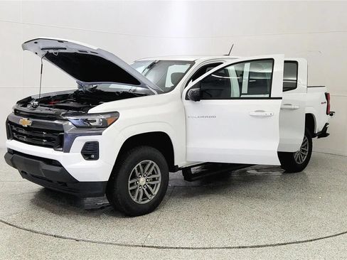 New 2026 Chevrolet Colorado LT w/ LT Convenience Package AWD/4WD image 10