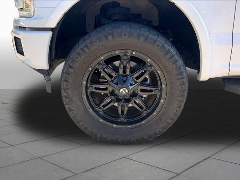 Used 2018 Ford F150 Lariat w/ Equipment Group 502A Luxury AWD/4WD image 11