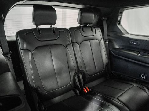 Used 2024 Jeep Grand Cherokee L Limited w/ Luxury Tech Group II image 40