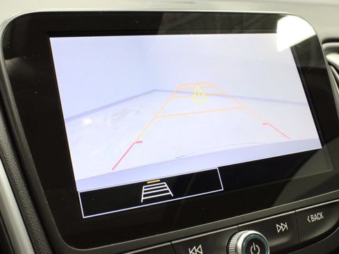 Used 2024 Chevrolet Malibu LT FWD image 3