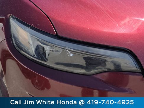 Used 2019 Jeep Cherokee Latitude Plus AWD/4WD image 13