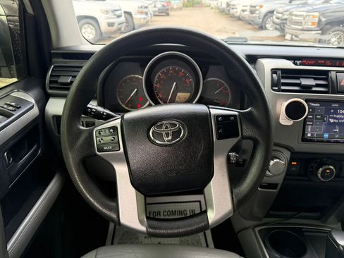 Used 2013 Toyota 4Runner SR5 w/ Convenience Pkg image 11