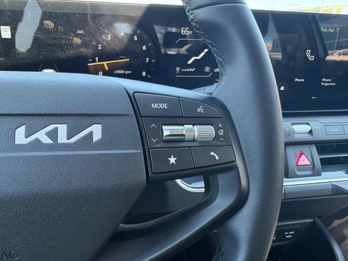 Used 2025 Kia K4 EX FWD image 31