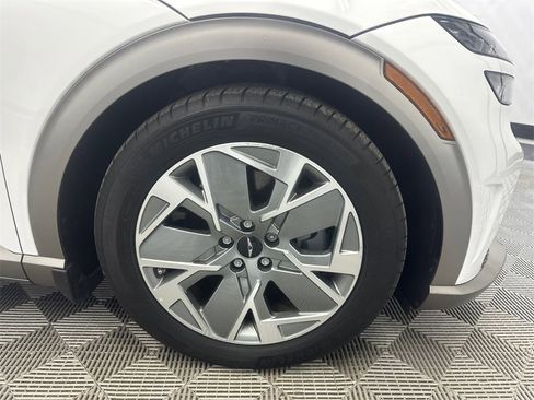 Used 2024 Genesis GV60 RWD image 13