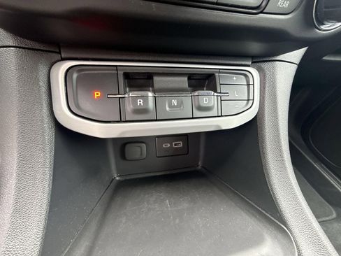 Certified 2023 GMC Acadia SLE w/ Driver Convenience Package image 20