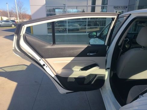 Used 2022 Nissan Altima 2.5 SV w/ SV Premium Package image 14