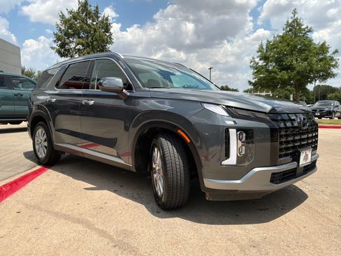Used 2025 Hyundai Palisade SEL FWD image 4