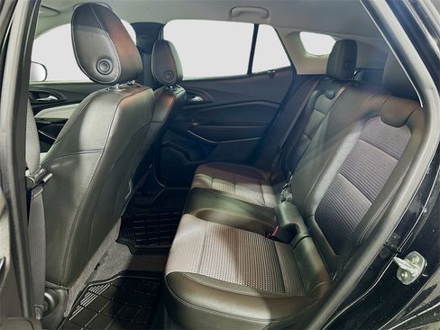 Used 2025 Chevrolet Trax LT w/ Driver Confidence Package image 21