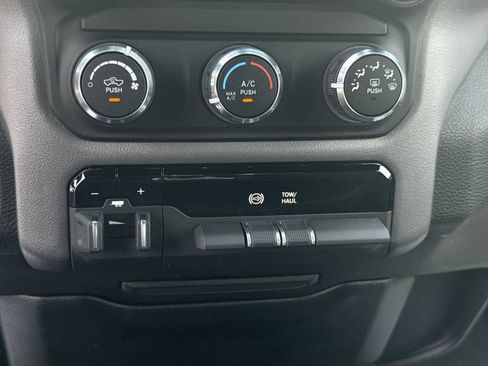 Used 2022 RAM 2500 Big Horn AWD/4WD image 29