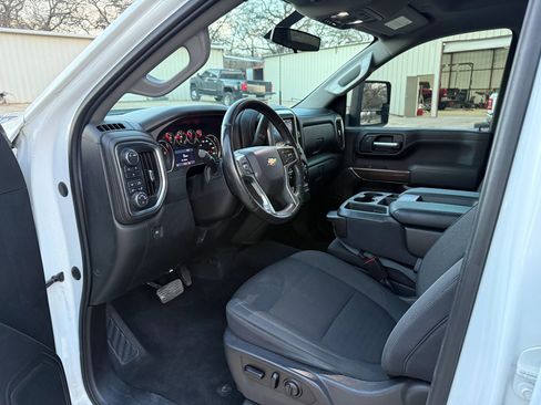 Used 2020 Chevrolet Silverado 2500 LT w/ Convenience Package image 9