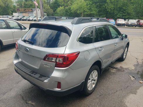 Used 2017 Subaru Outback 2.5i Premium AWD/4WD image 6