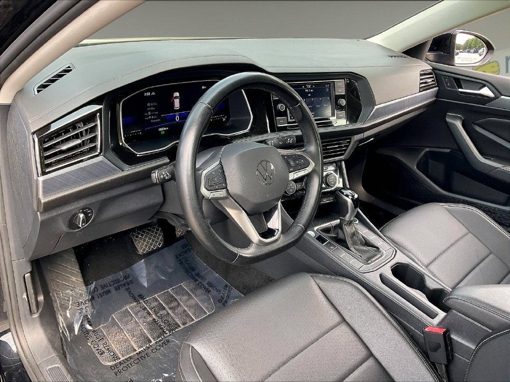 Used 2024 Volkswagen Jetta SE FWD image 8