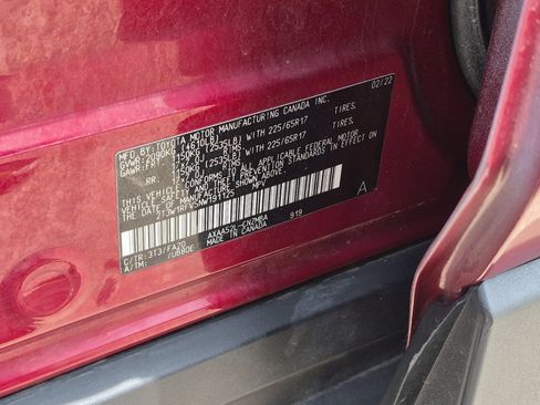 Certified 2022 Toyota RAV4 XLE w/ Convenience Package FWD image 27
