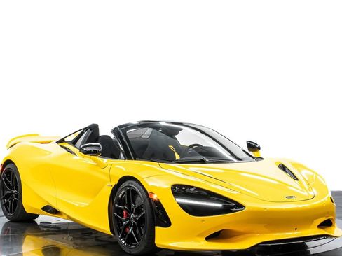 Used 2024 McLaren 750S Spider image 9