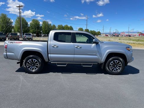 Certified 2021 Toyota Tacoma TRD Sport w/ Technology Package AWD/4WD image 2