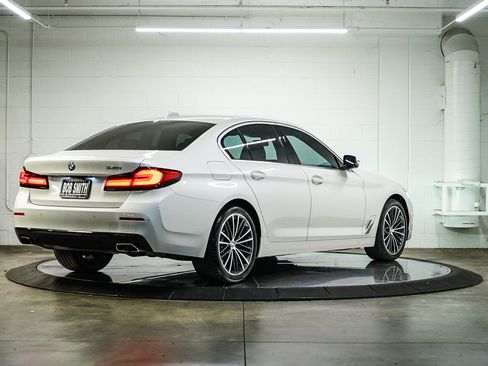 Used 2023 BMW 540i w/ Premium Package RWD image 6