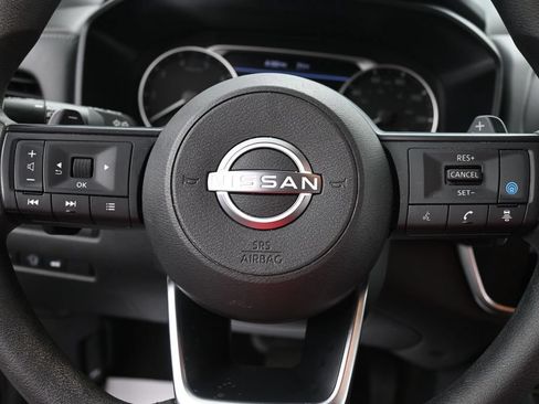 Used 2024 Nissan Rogue SV AWD/4WD image 12