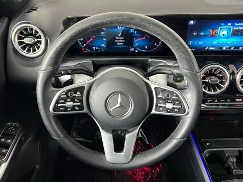 Used 2022 Mercedes-Benz GLB 250 image 7