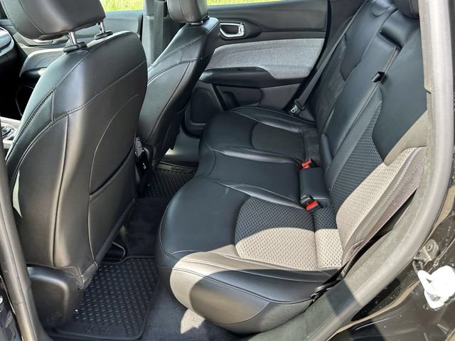 Used 2023 Jeep Compass Latitude w/ Convenience Group AWD/4WD image 11