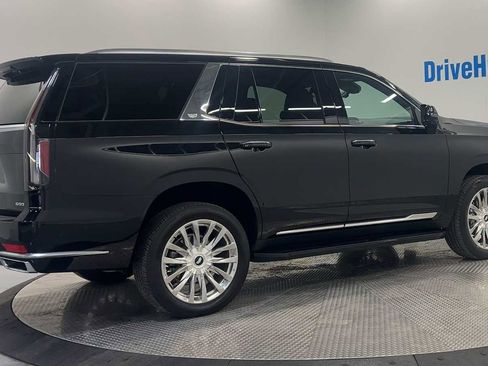 Used 2023 Cadillac Escalade Premium Luxury image 7