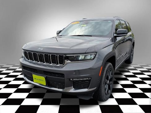Used 2024 Jeep Grand Cherokee L Limited w/ Luxury Tech Group II AWD/4WD image 3