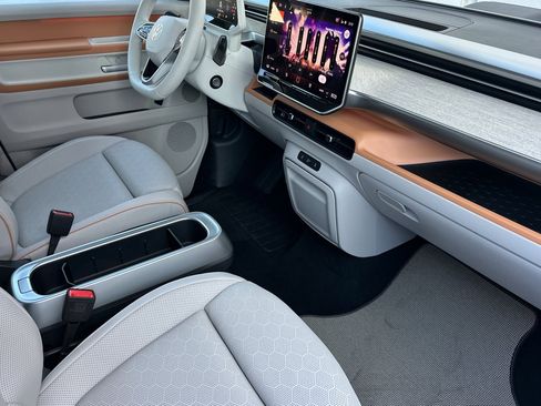 New 2025 Volkswagen ID. Buzz 1st Edition image 15