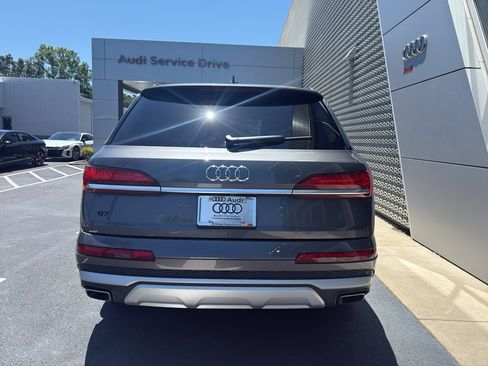 Used 2025 Audi Q7 2.0T Premium w/ Convenience Package AWD/4WD image 4