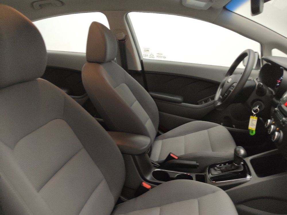 Used 2017 Kia Forte LX FWD image 21