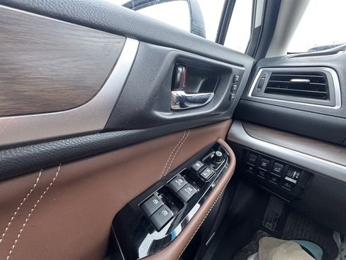 Used 2017 Subaru Outback 3.6R Touring image 10