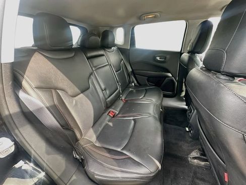 Used 2018 Jeep Compass Trailhawk w/ Leather Interior Group AWD/4WD image 25