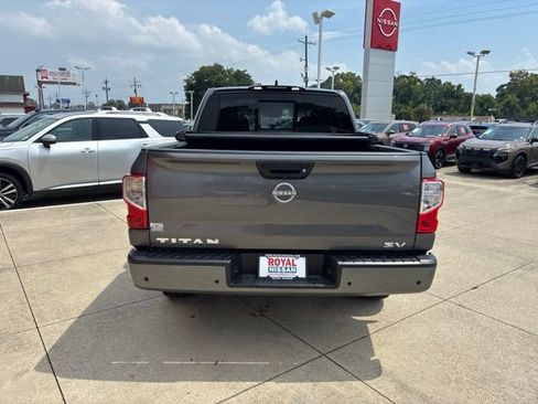 Used 2024 Nissan Titan SV w/ SV Convenience Package RWD image 6