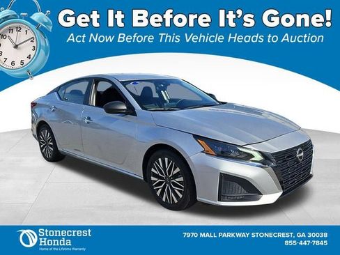 Used 2024 Nissan Altima 2.5 SV image 1