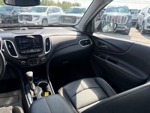 Used 2023 Chevrolet Equinox Premier AWD/4WD image 27