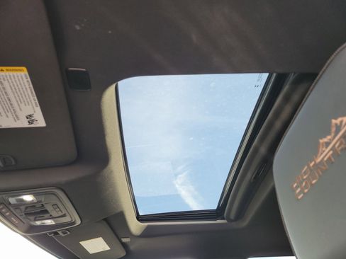 Used 2024 Chevrolet Silverado 1500 High Country image 16