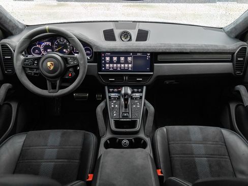 Certified 2022 Porsche Cayenne Turbo GT AWD/4WD image 12