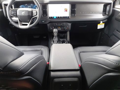 New 2025 Ford Bronco Badlands w/ Sasquatch Package image 10