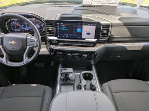 Used 2024 Chevrolet Silverado 1500 LT RWD image 14