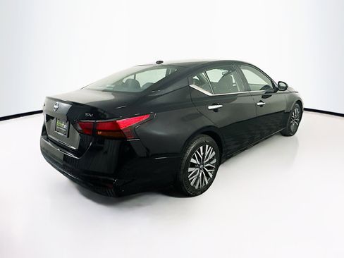 Used 2024 Nissan Altima 2.5 SV image 9