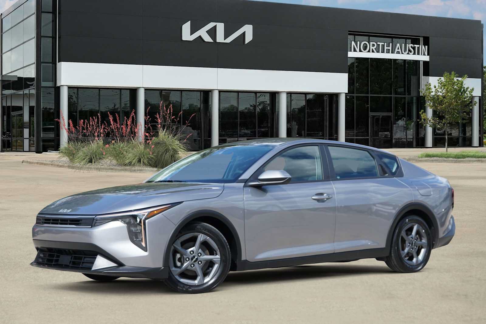 Used 2025 Kia K4 FWD image 1