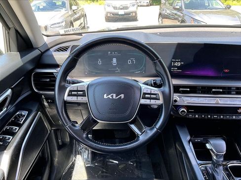 Used 2023 Kia Telluride LX AWD/4WD image 18