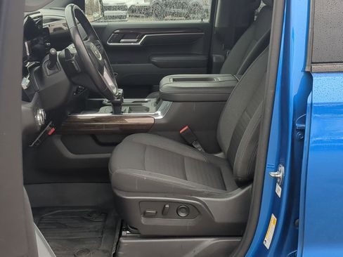 Used 2022 GMC Sierra 1500 Elevation w/ LPO, Elevation Black Package image 12