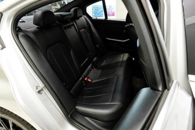 Used 2020 BMW 330i Sedan w/ Convenience Package RWD image 38