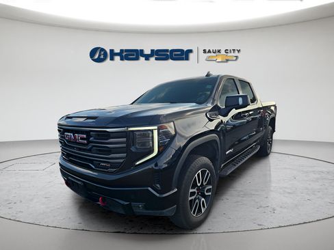 Used 2025 GMC Sierra 1500 AT4 w/ Technology Package AWD/4WD image 7