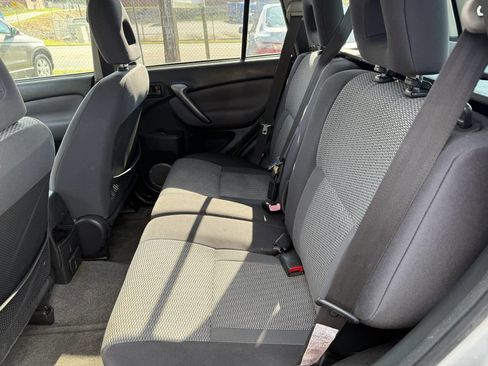 Used 2005 Toyota RAV4 2WD image 14