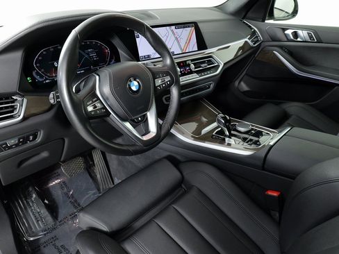 Used 2022 BMW X5 xDrive40i w/ Parking Assistance Package image 25