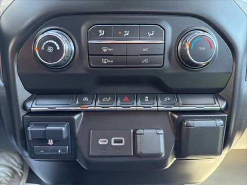 Used 2021 Chevrolet Silverado 1500 Custom AWD/4WD image 28