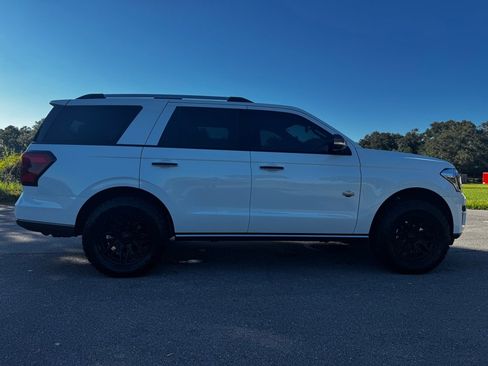 Used 2024 Ford Expedition King Ranch image 6