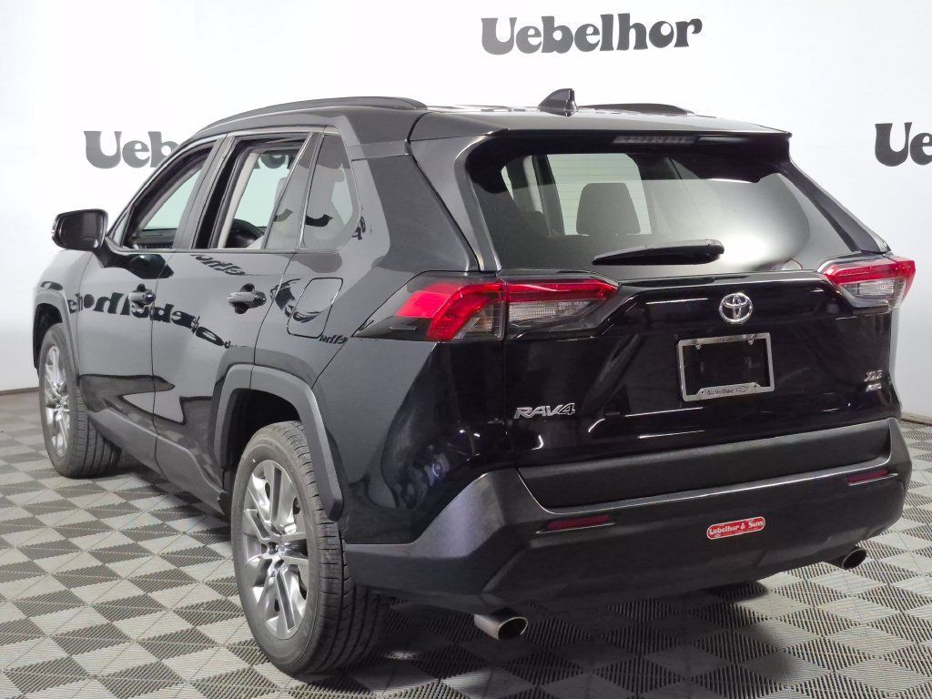 Used 2019 Toyota RAV4 XLE Premium w/ Cold Weather Package AWD/4WD image 5