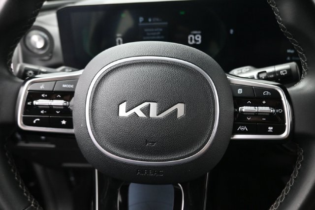 Used 2024 Kia Sorento S AWD/4WD image 12
