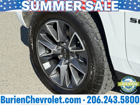 Used 2022 Chevrolet Suburban Z71 w/ Luxury Package AWD/4WD image 31